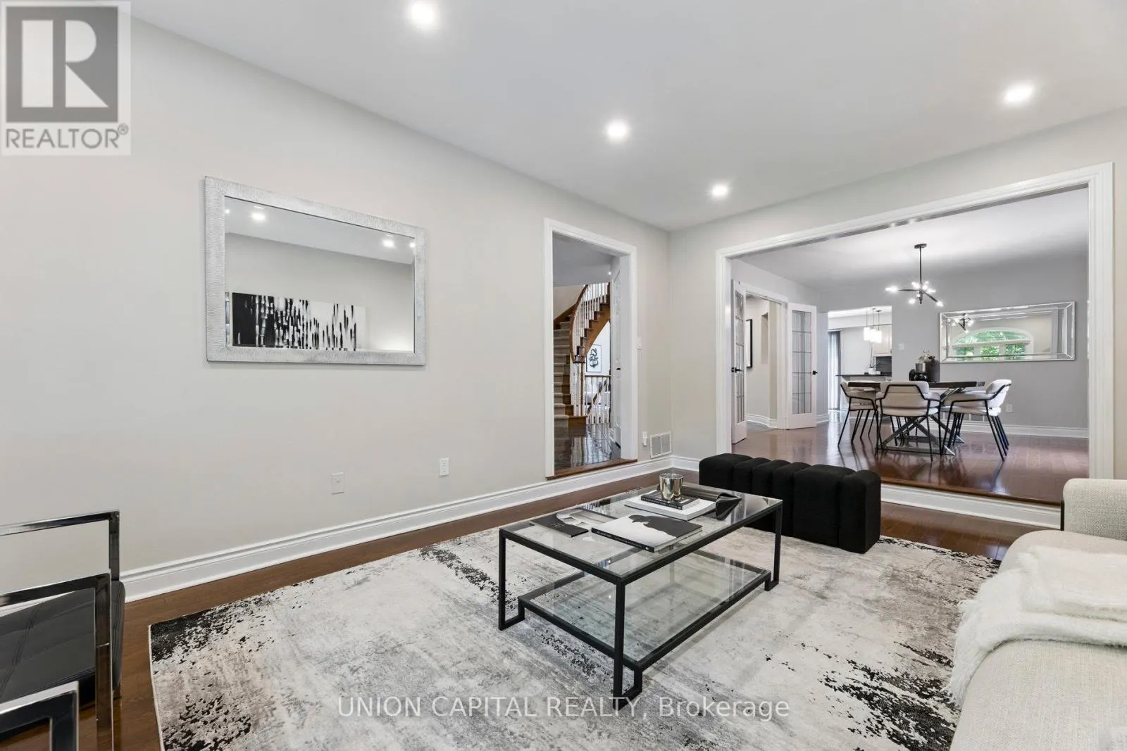 86 CHARING CRESCENT