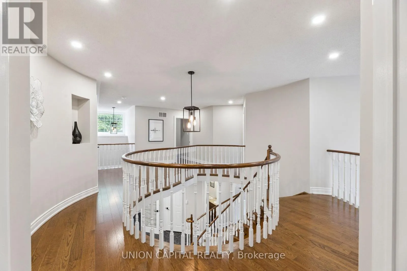 86 CHARING CRESCENT