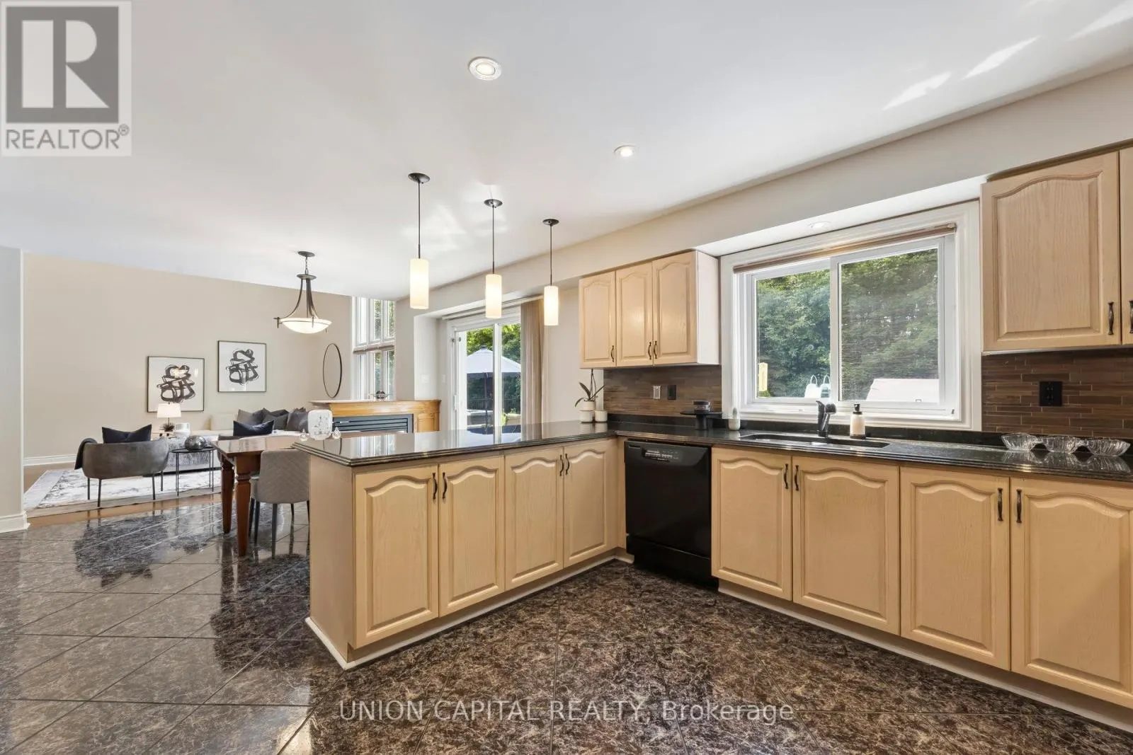 86 CHARING CRESCENT