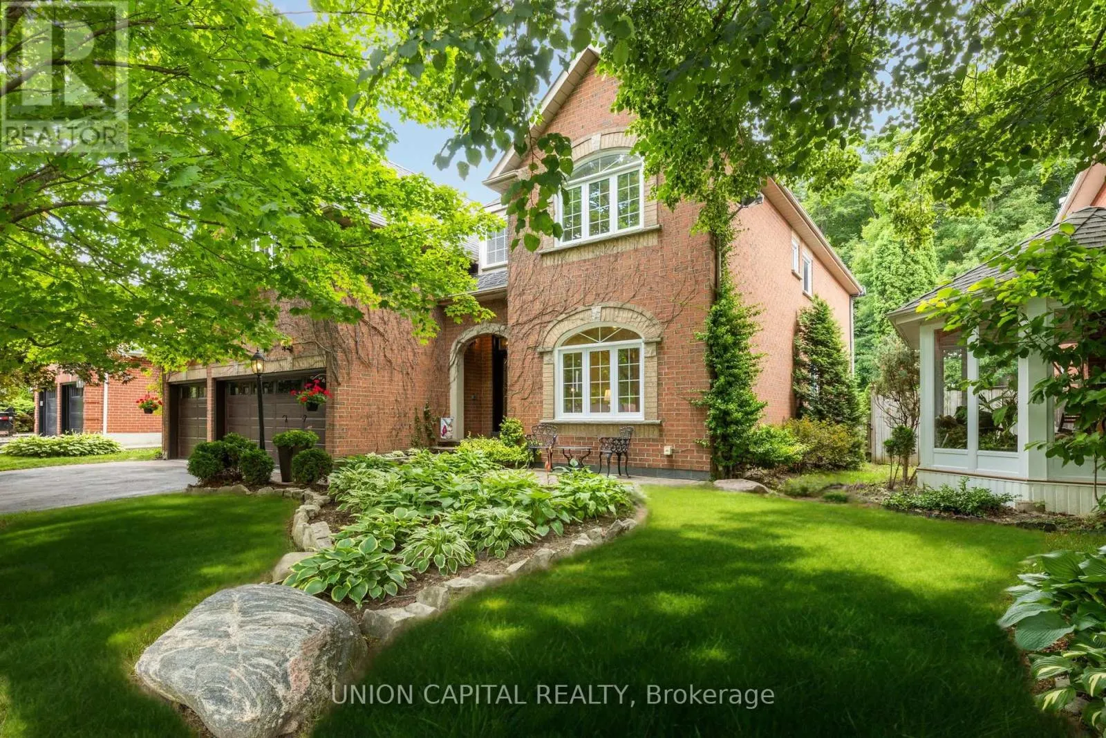 86 CHARING CRESCENT