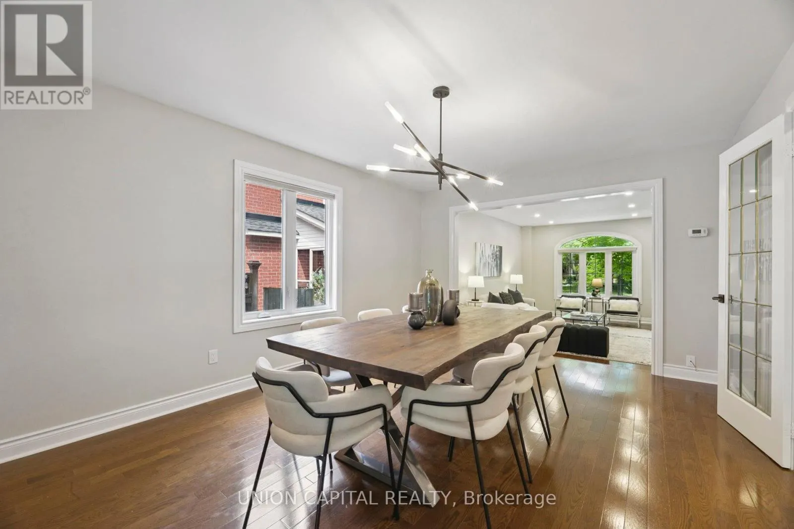 86 CHARING CRESCENT