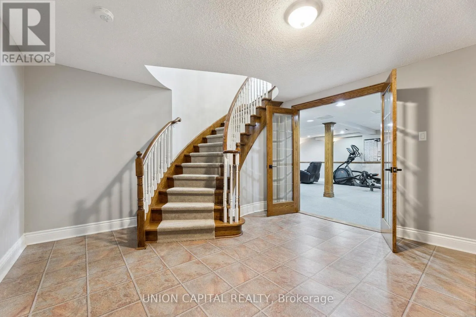 86 CHARING CRESCENT