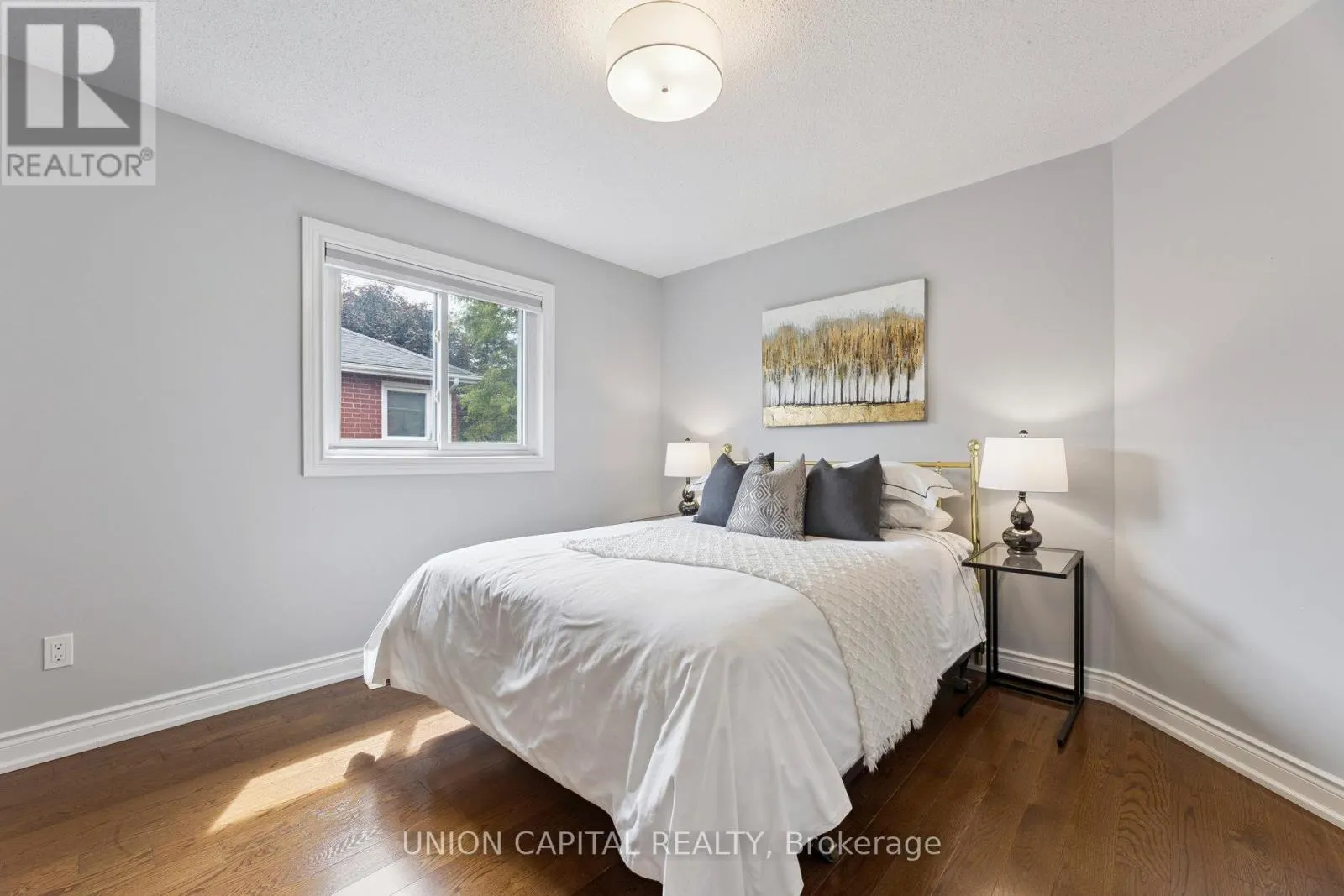 86 CHARING CRESCENT
