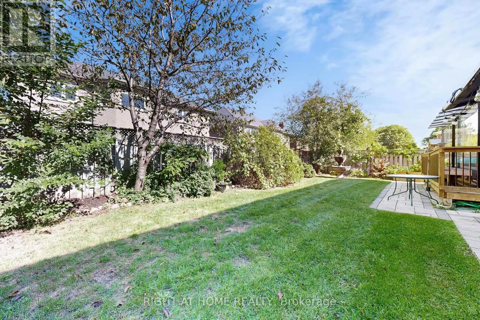 8 SPRINGBROOK DRIVE