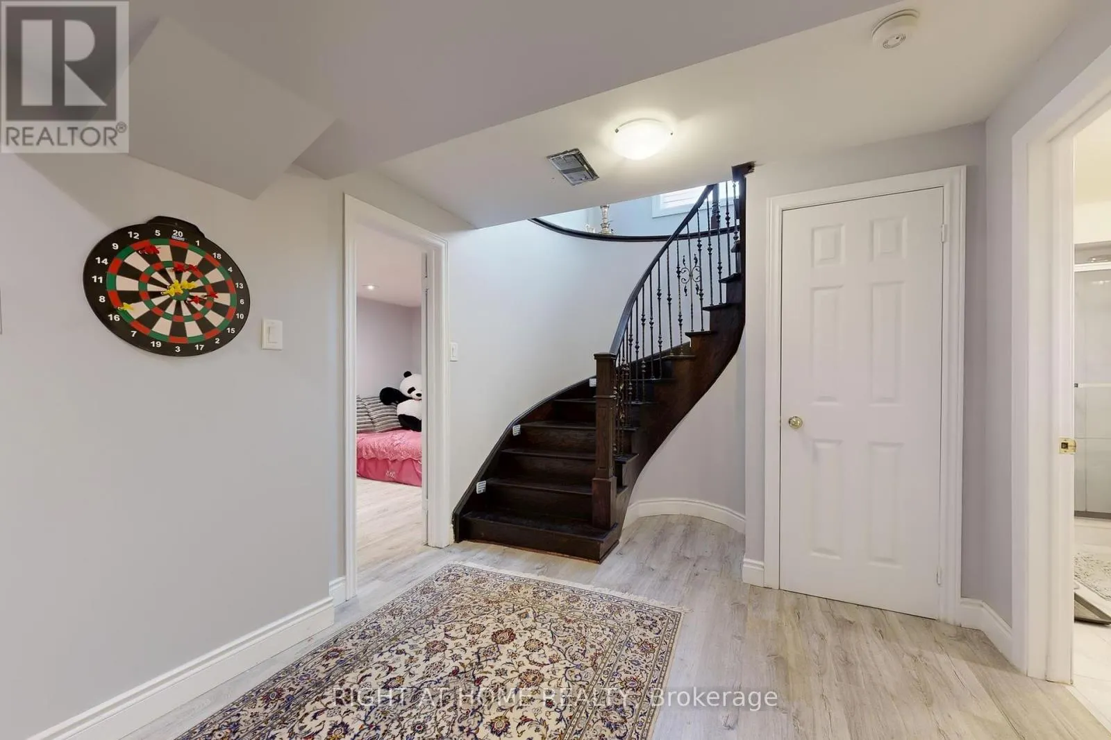 8 SPRINGBROOK DRIVE