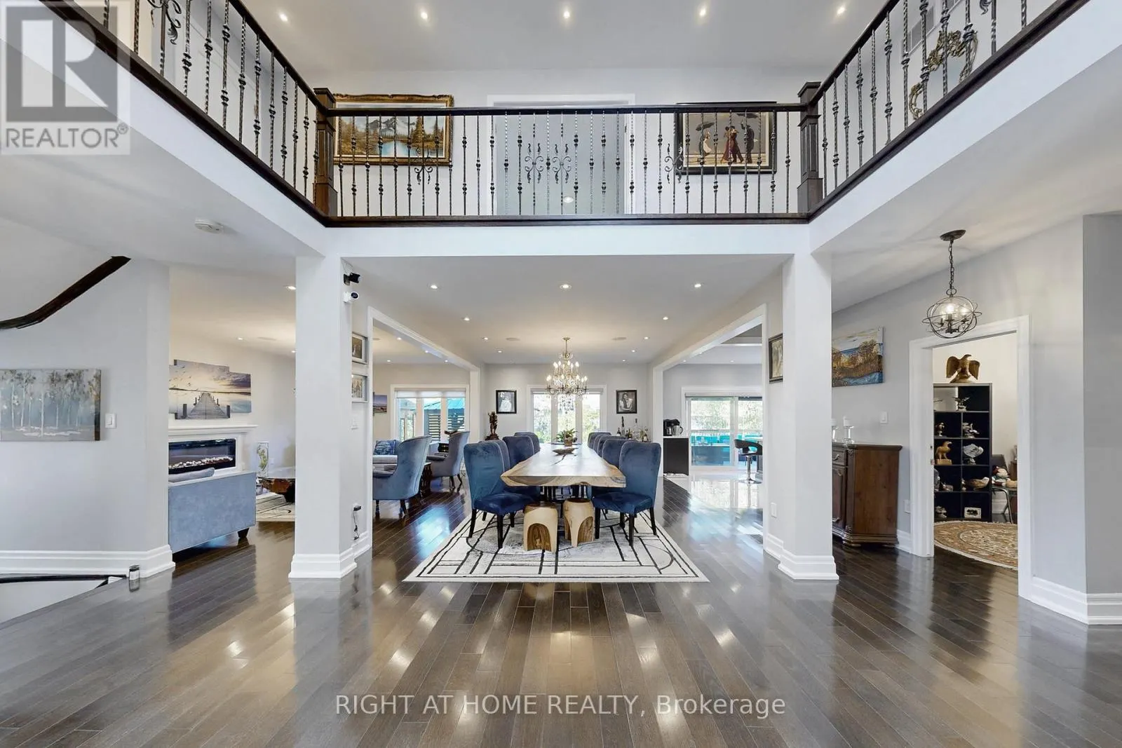 8 SPRINGBROOK DRIVE