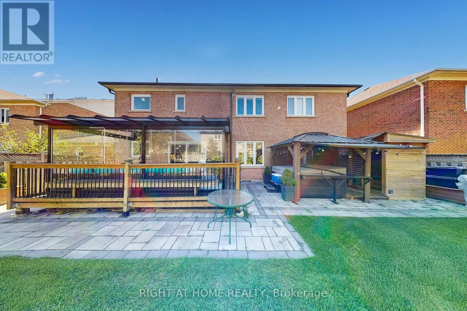 8 SPRINGBROOK DRIVE