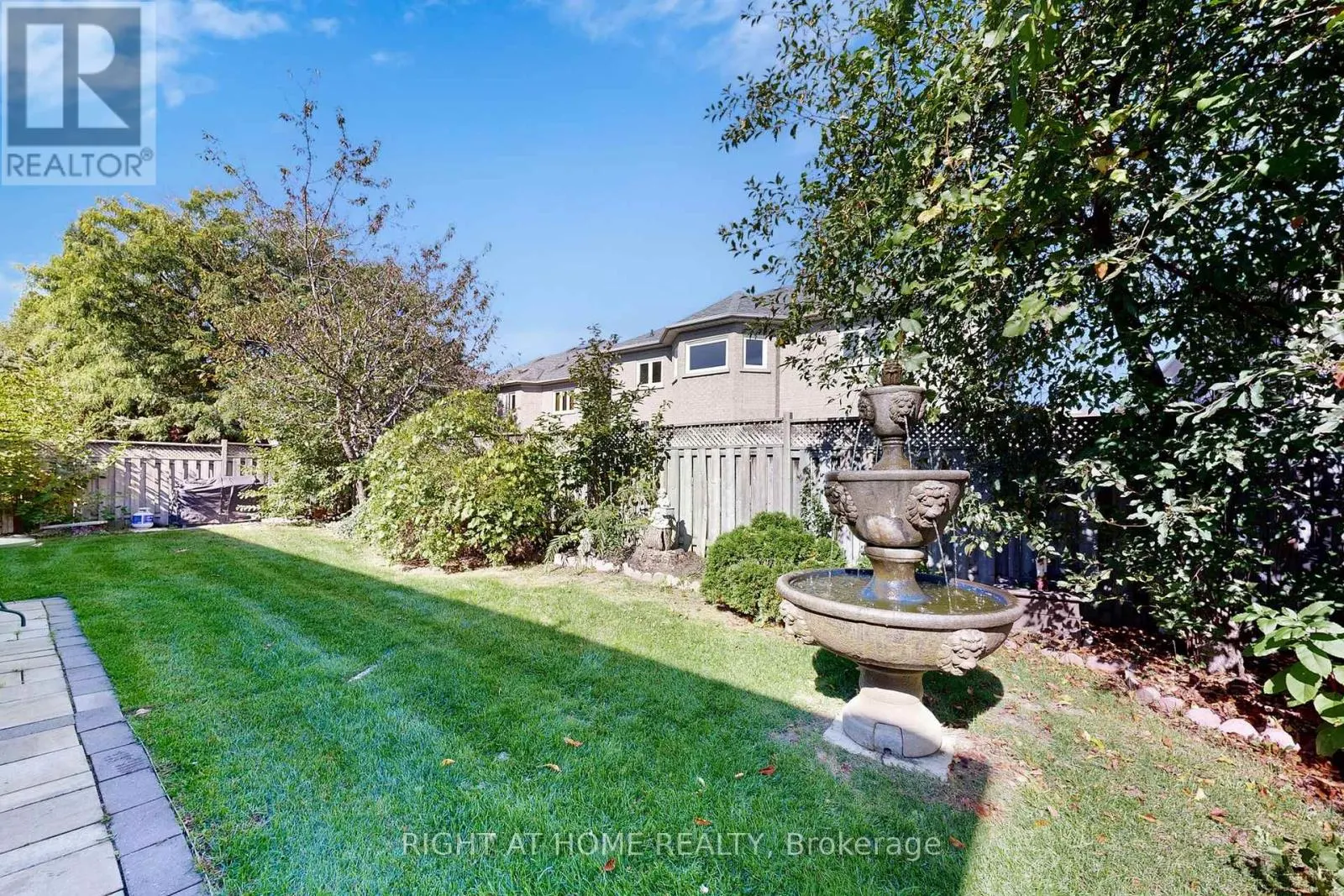 8 SPRINGBROOK DRIVE