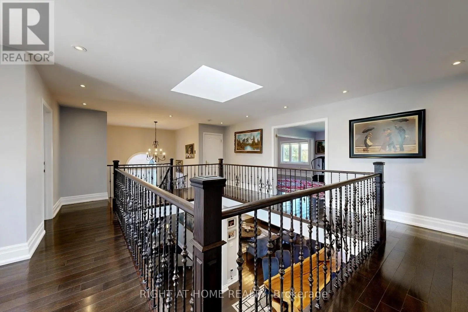 8 SPRINGBROOK DRIVE