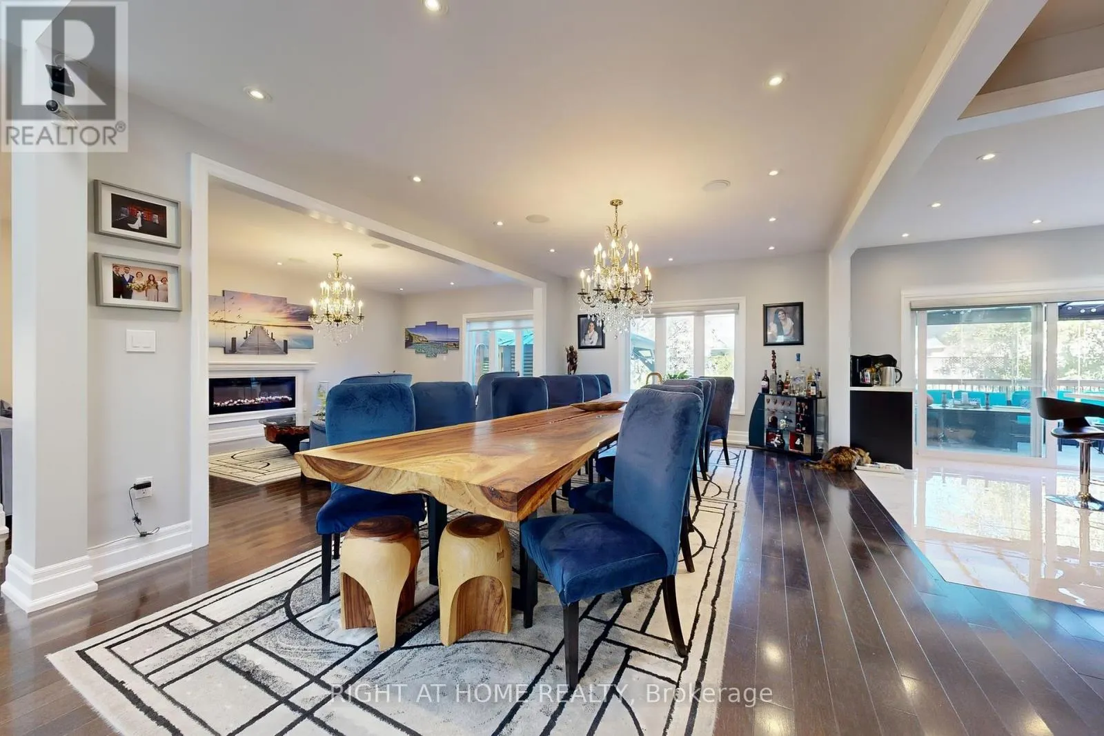8 SPRINGBROOK DRIVE