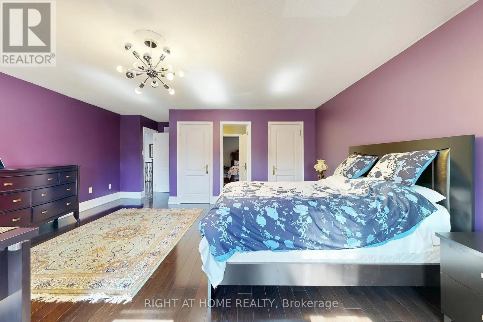 8 SPRINGBROOK DRIVE