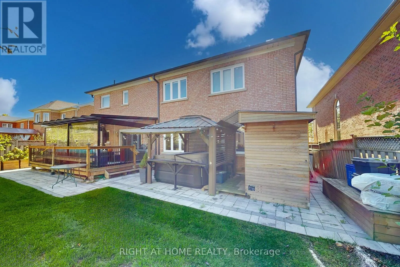 8 SPRINGBROOK DRIVE