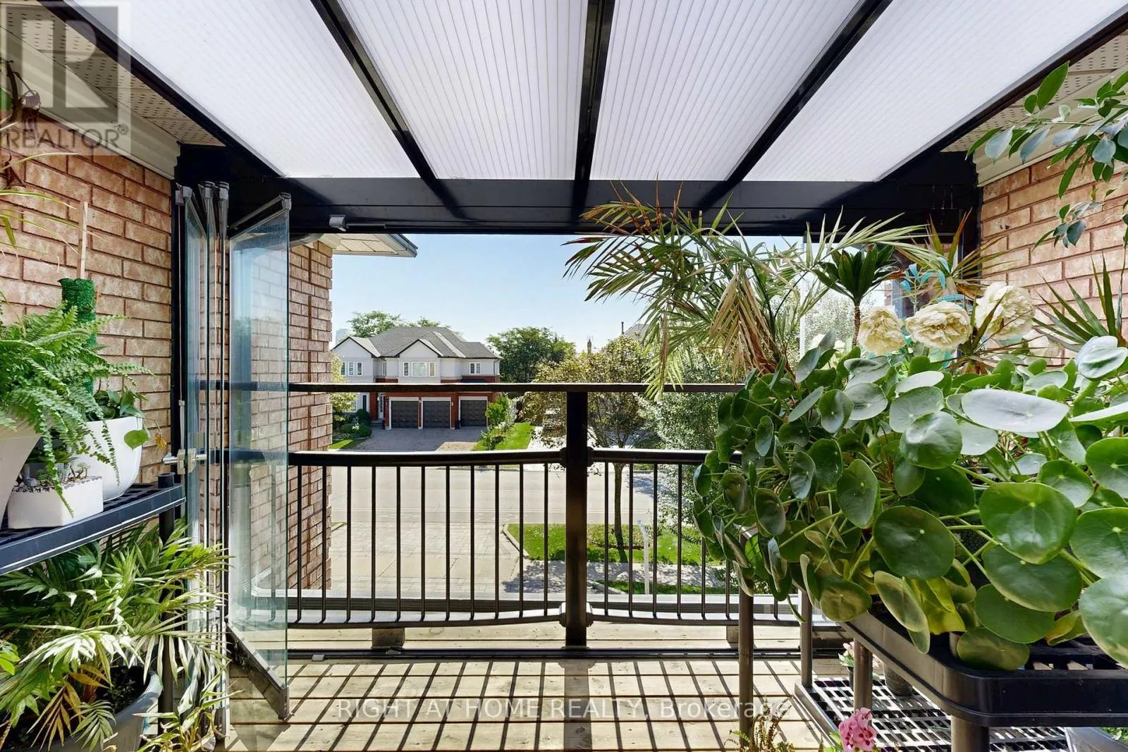8 SPRINGBROOK DRIVE