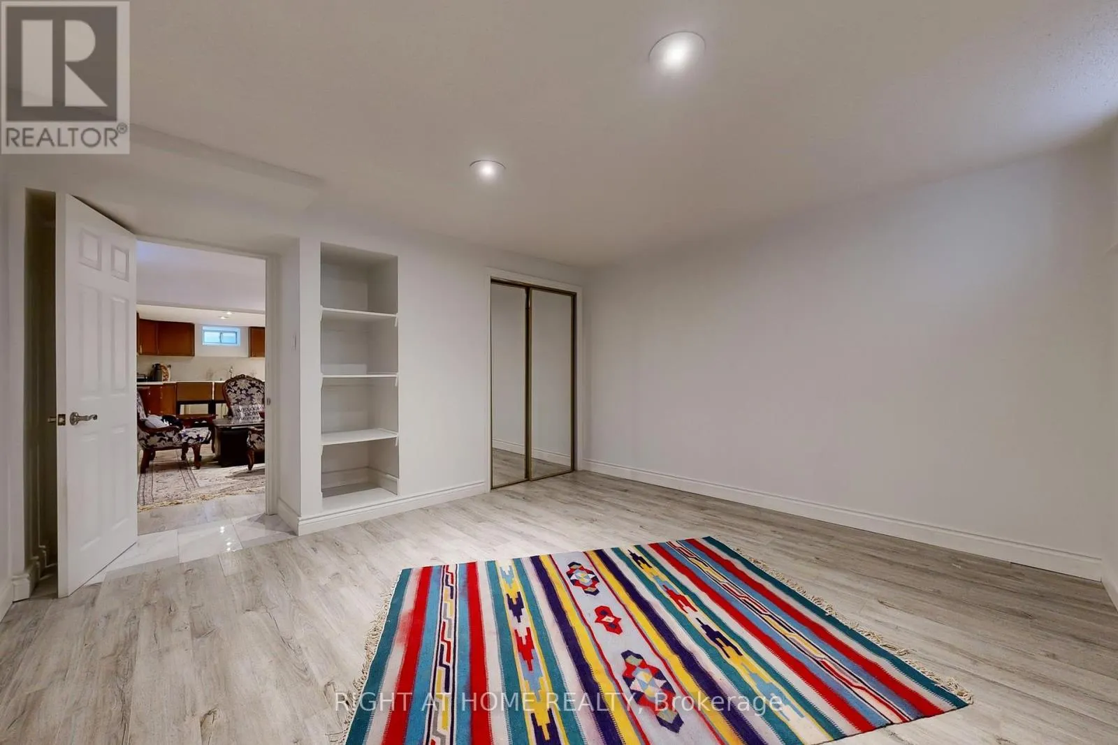 8 SPRINGBROOK DRIVE