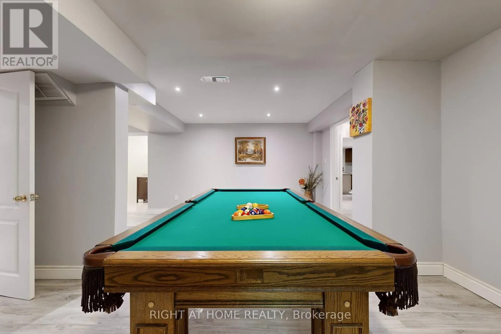 8 SPRINGBROOK DRIVE