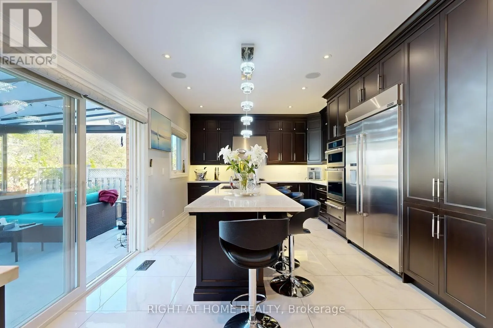 8 SPRINGBROOK DRIVE