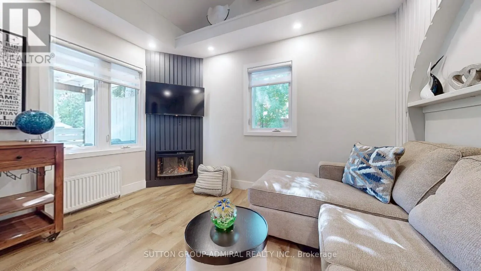 MAIN FLOOR - 242 MURIEL STREET