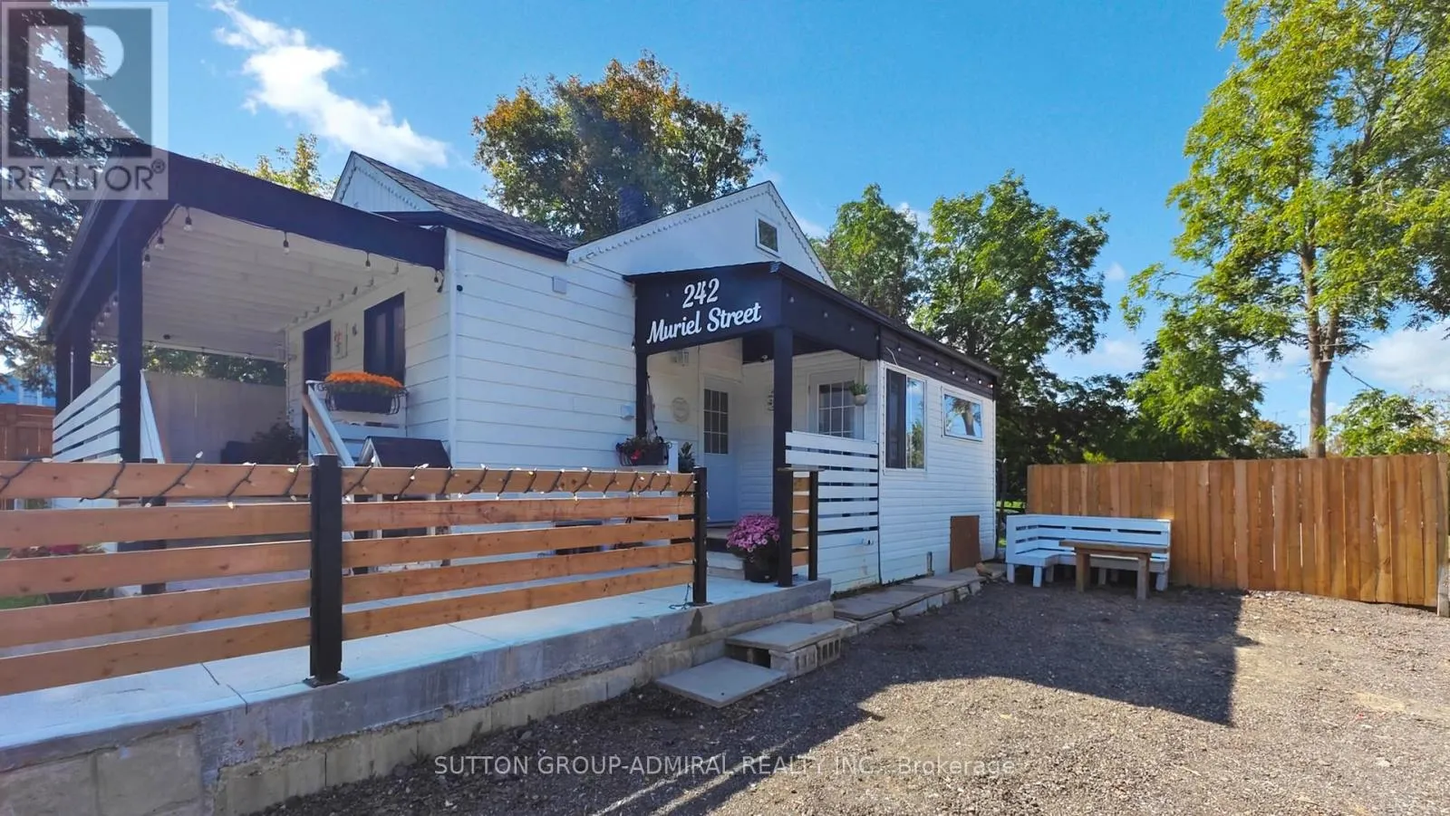 MAIN FLOOR - 242 MURIEL STREET
