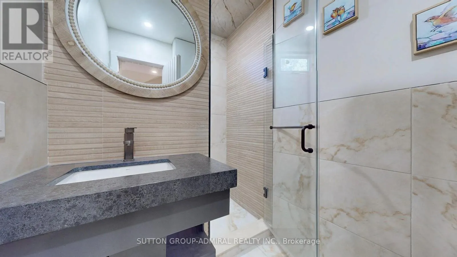 MAIN FLOOR - 242 MURIEL STREET