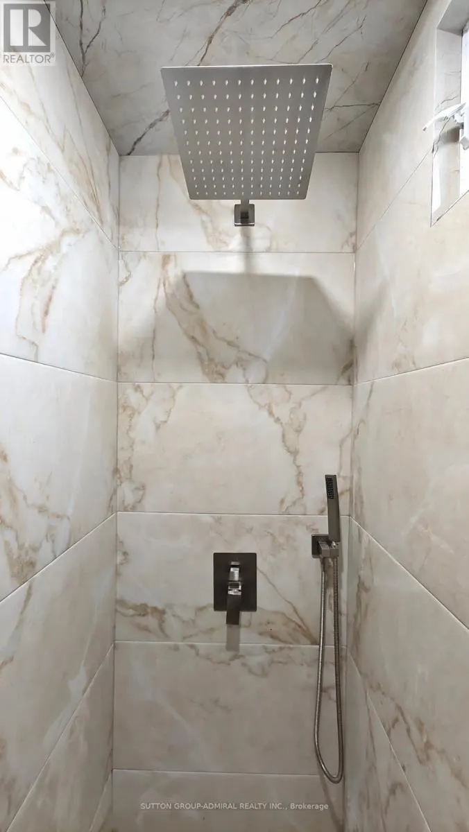 MAIN FLOOR - 242 MURIEL STREET