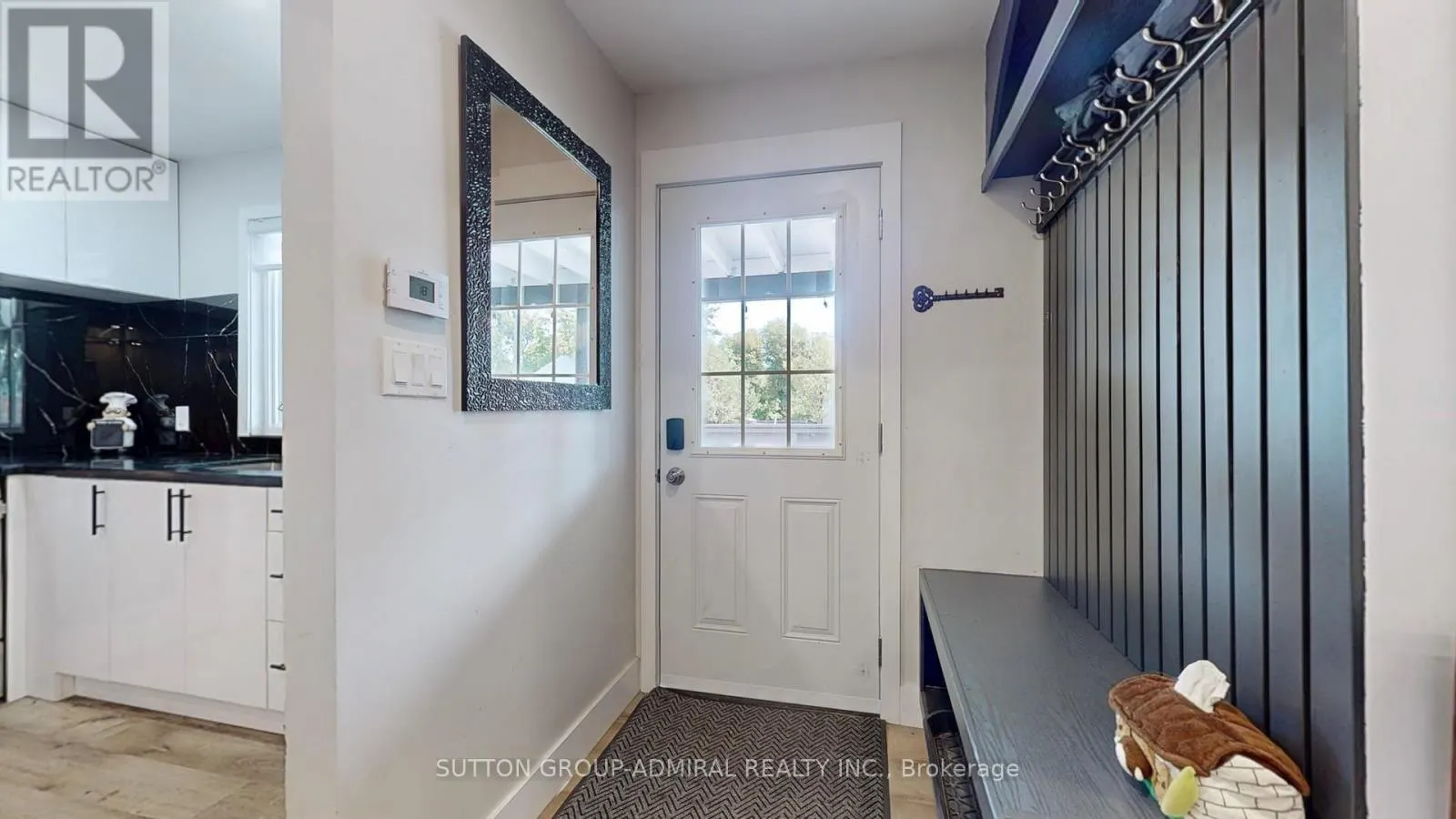 MAIN FLOOR - 242 MURIEL STREET