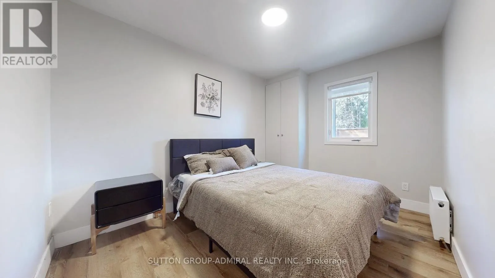 MAIN FLOOR - 242 MURIEL STREET
