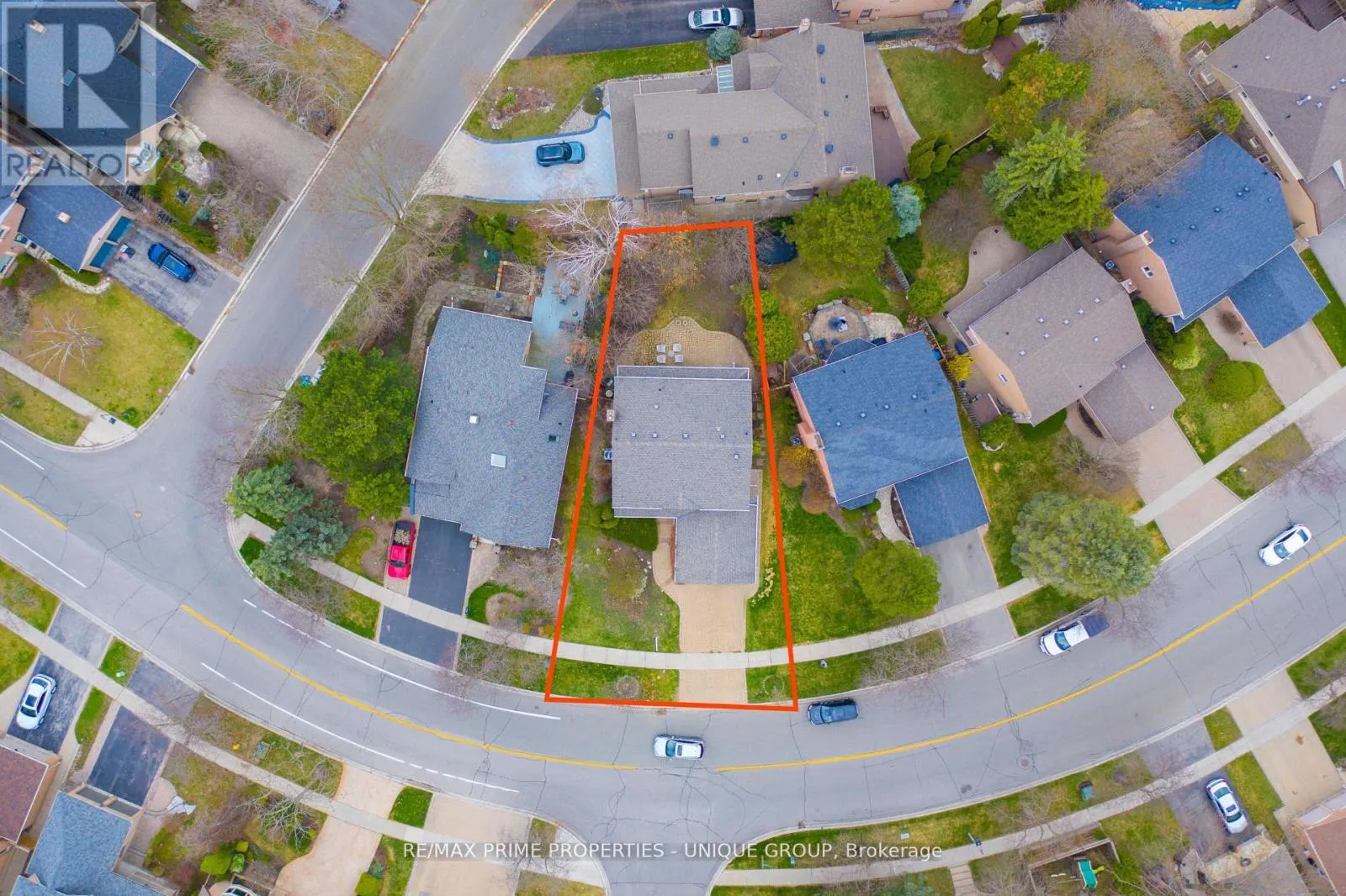 9 LONGWATER CHASE