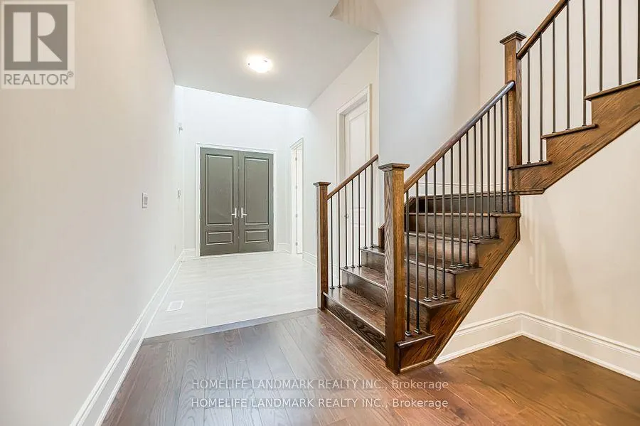 160 WINTHROP CRESCENT