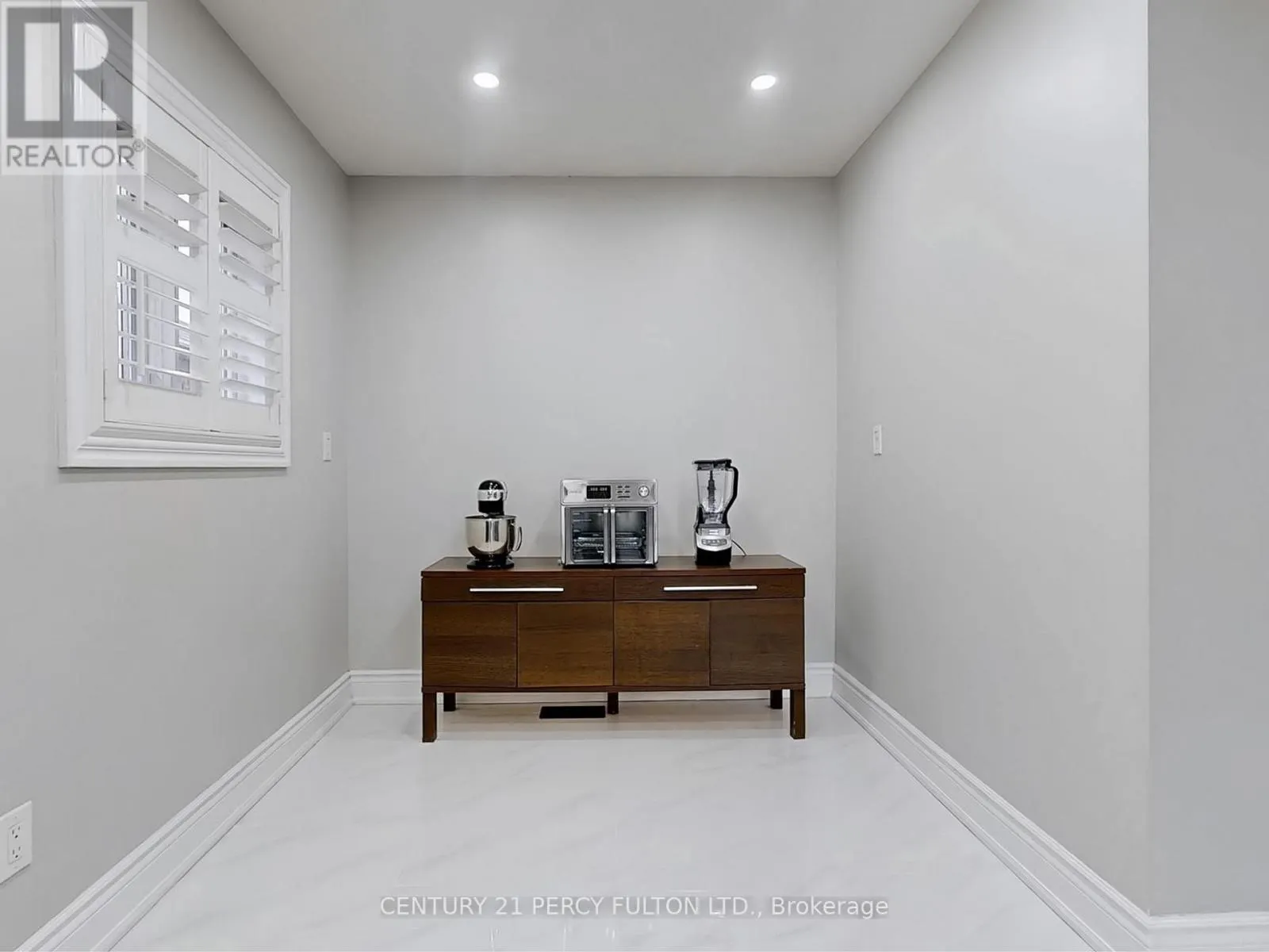 74 DOUBTFIRE CRESCENT