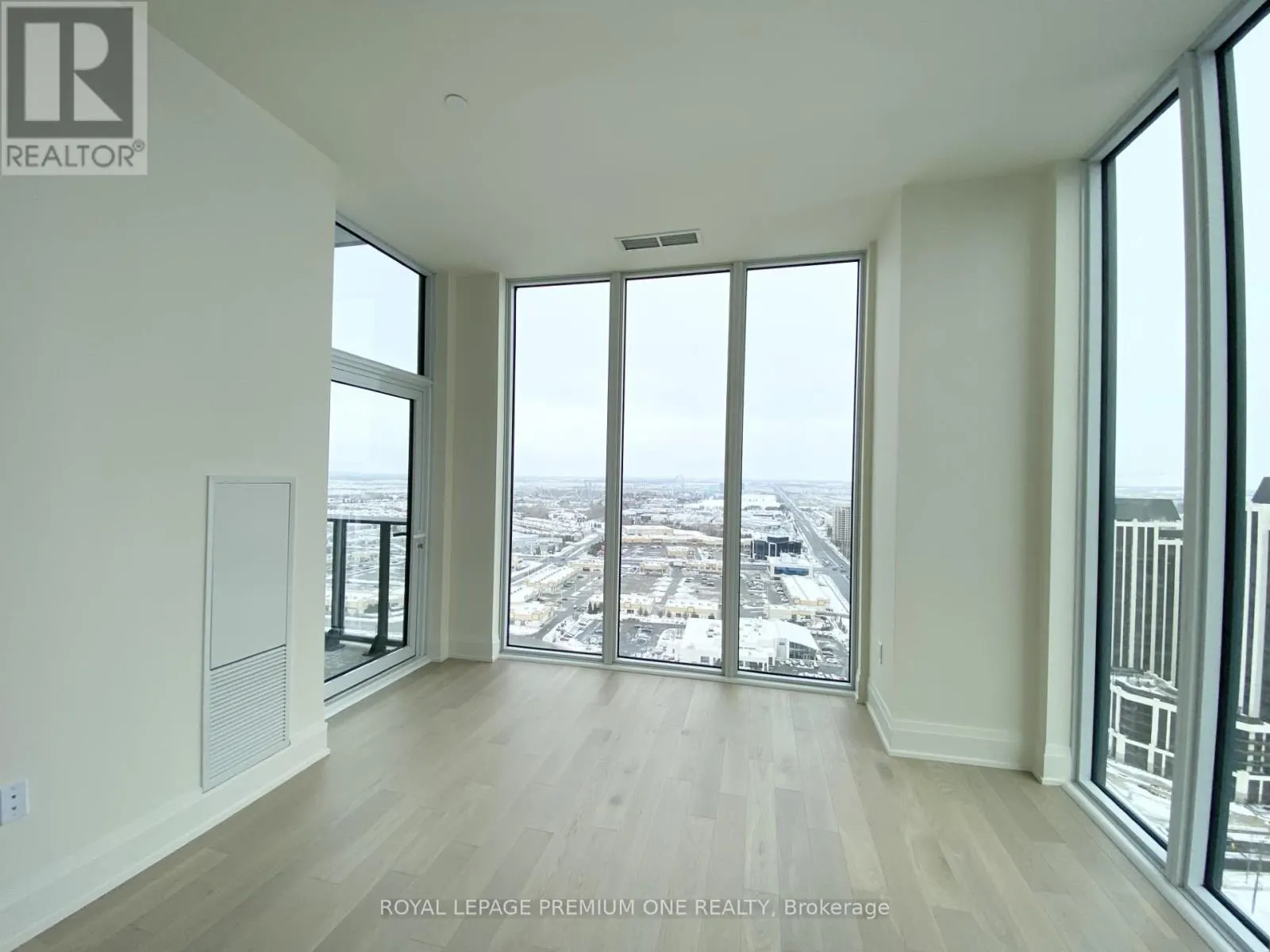 PH218 - 9000 JANE STREET