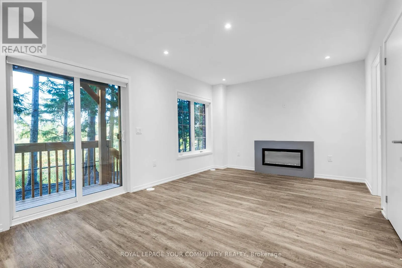 38 ARBOUR GREEN CRESCENT