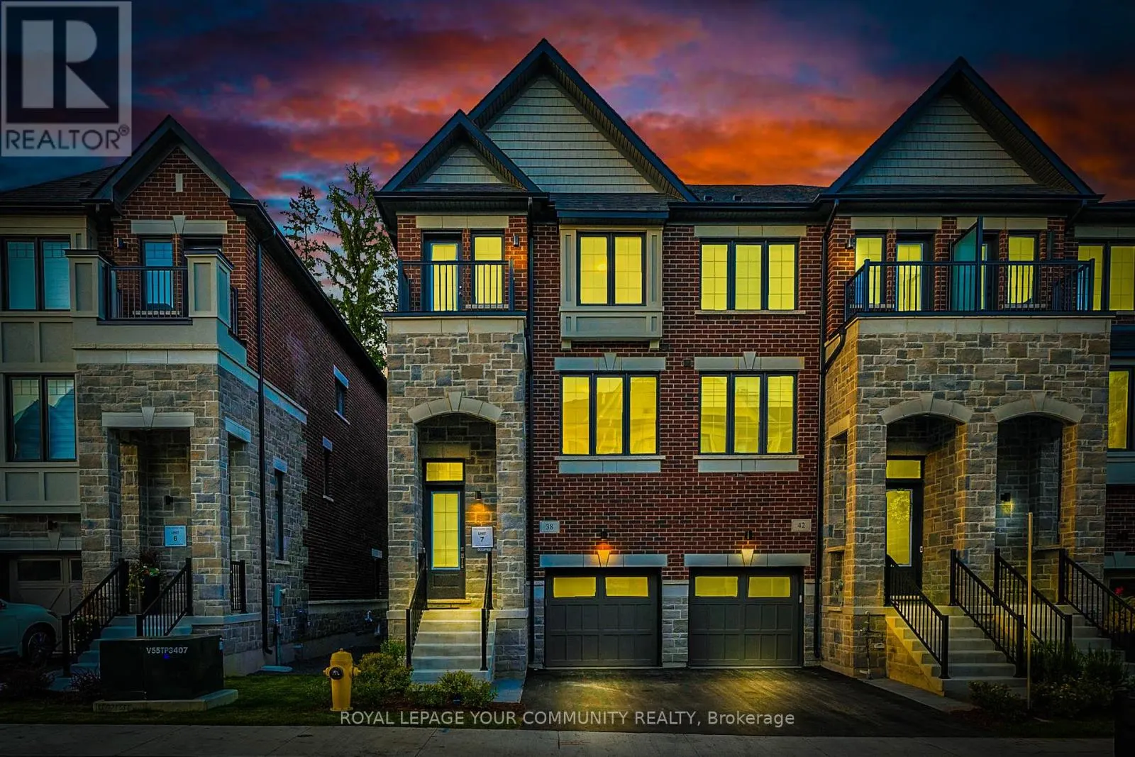 38 ARBOUR GREEN CRESCENT