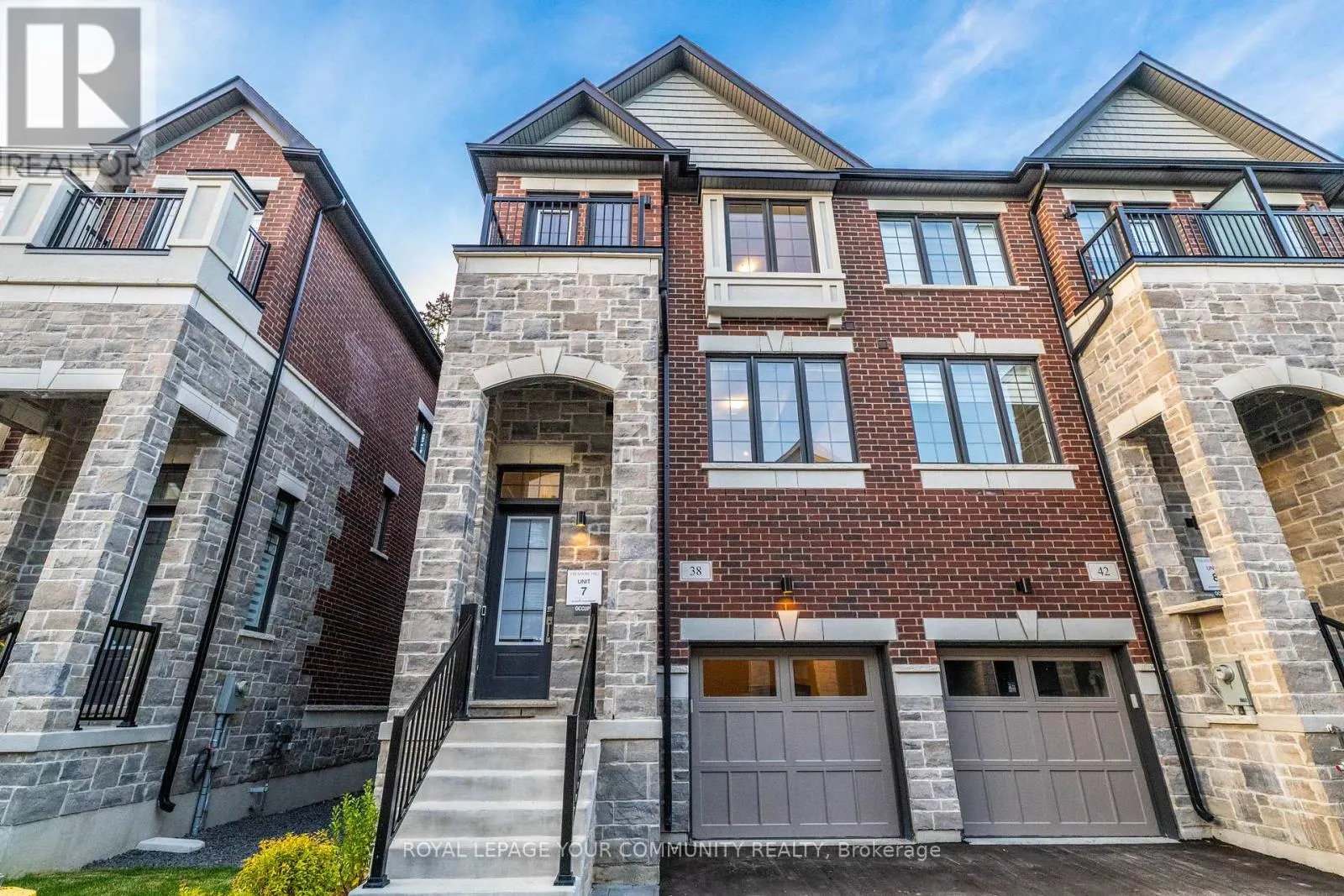 38 ARBOUR GREEN CRESCENT