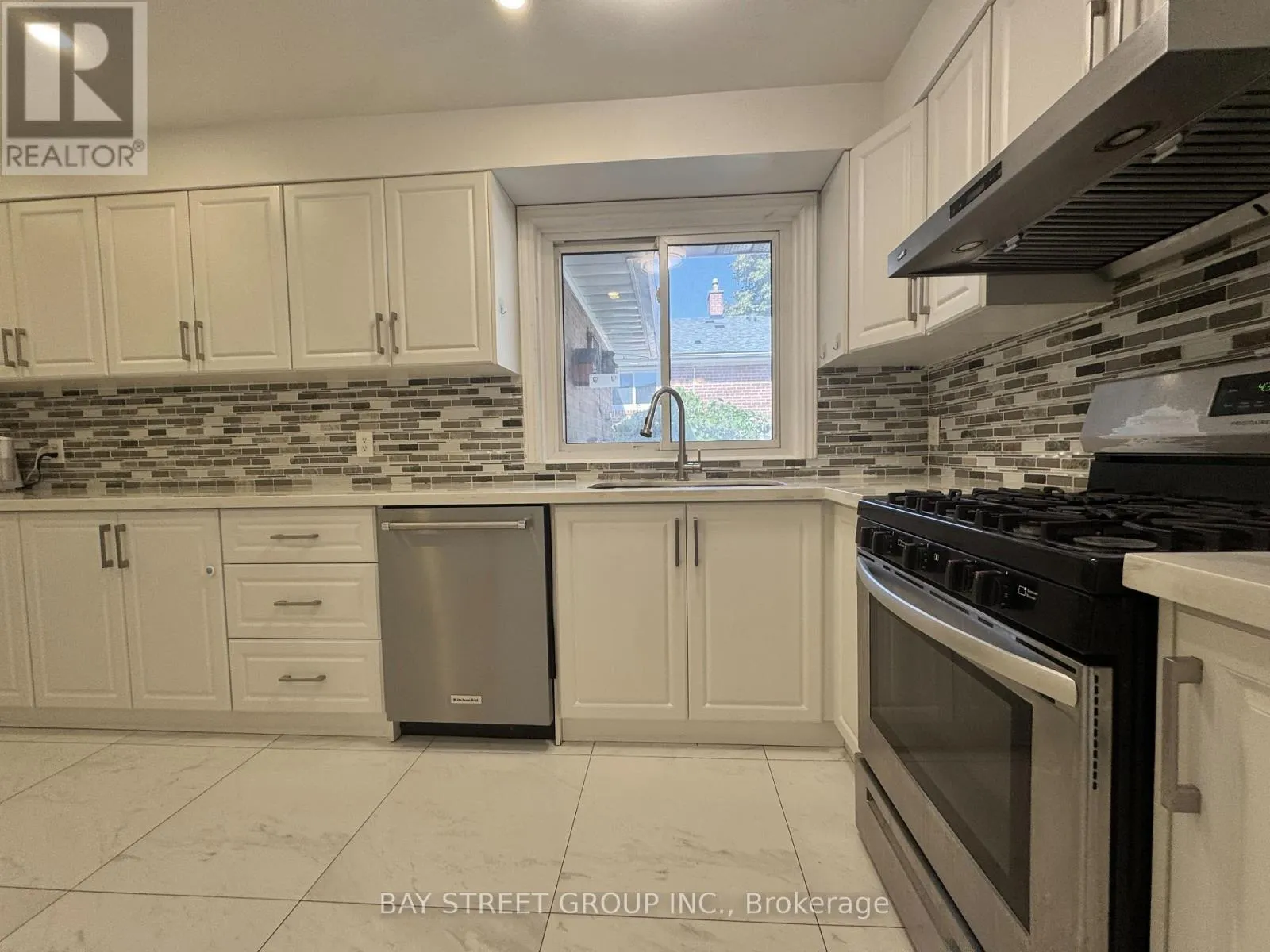 MAIN FLOOR - 43 SHERWOOD FOREST DRIVE