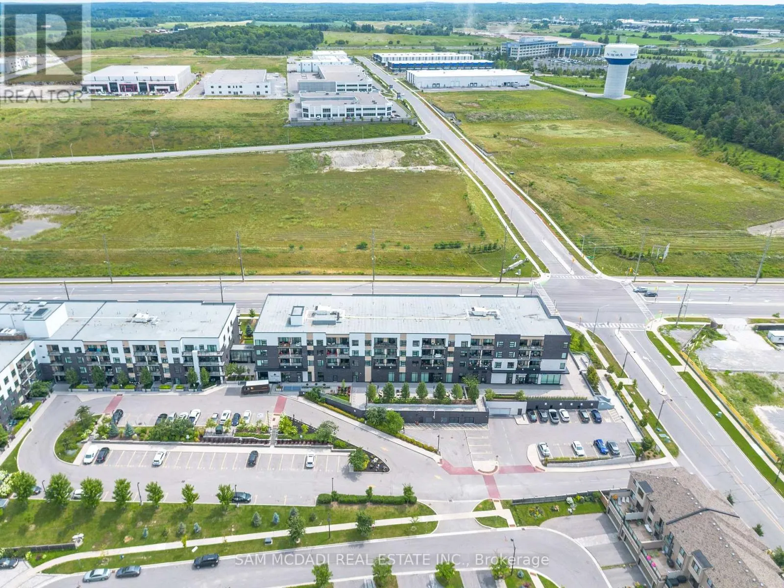 114 - 555 WILLIAM GRAHAM DRIVE