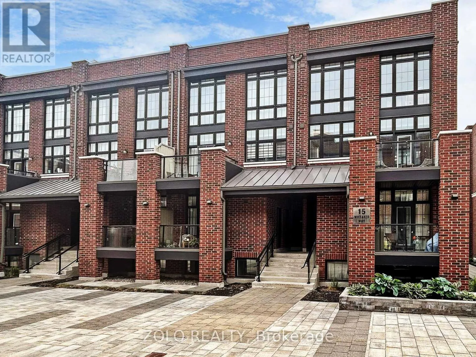 322 - 15 WHITAKER WAY