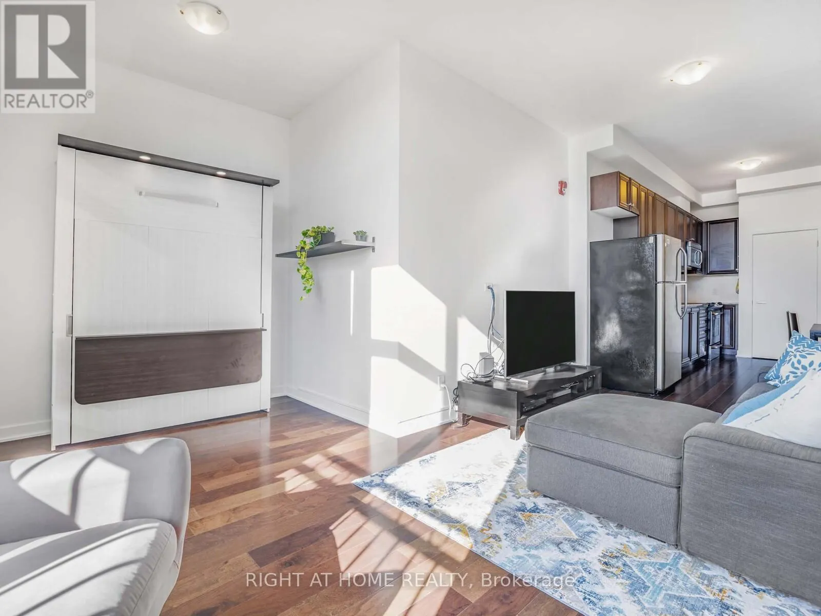 406 - 10376 YONGE STREET