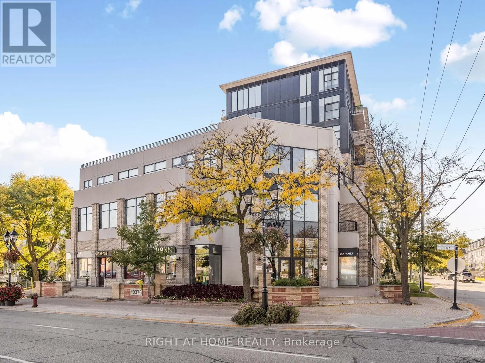 406 - 10376 YONGE STREET