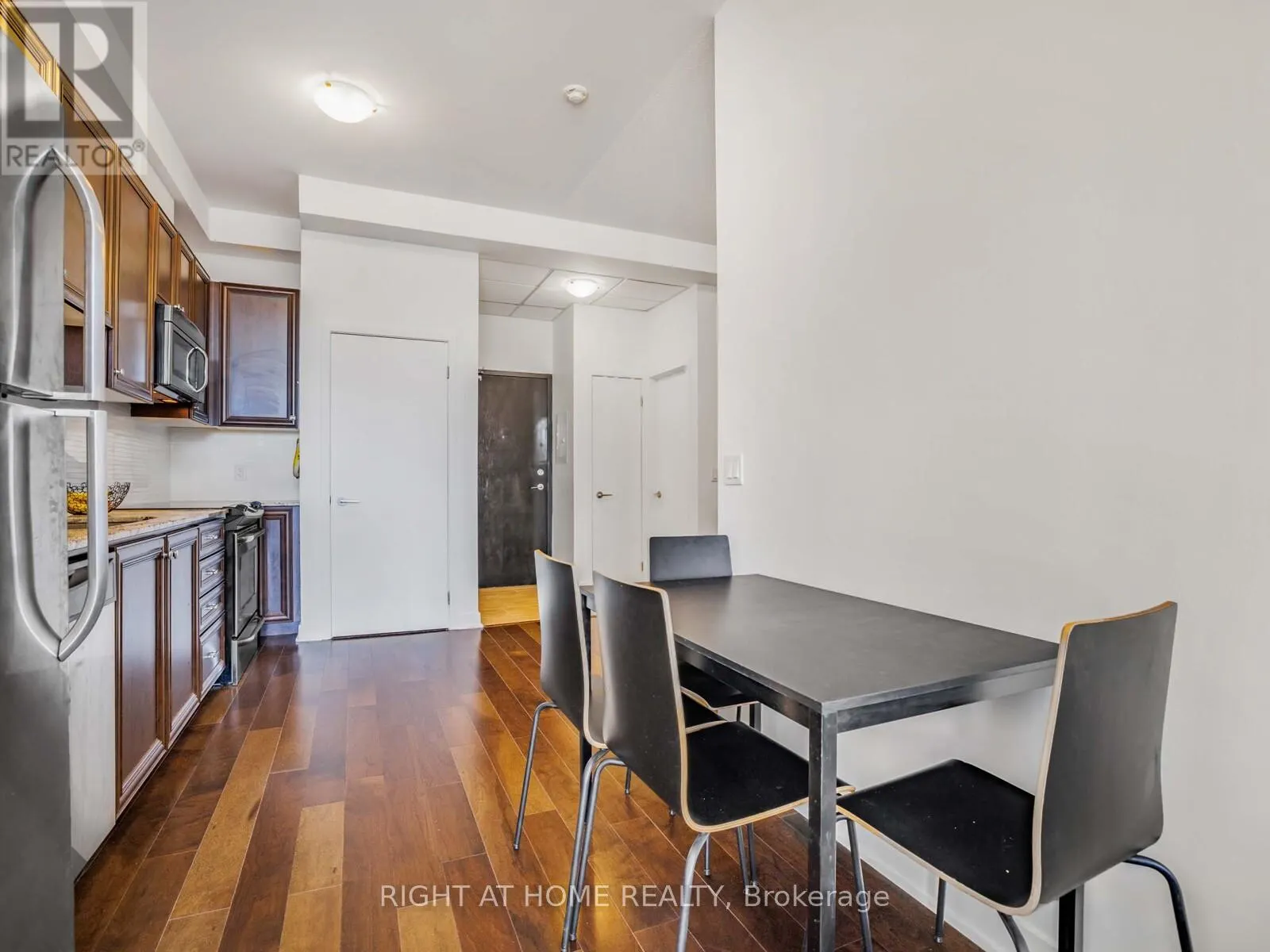 406 - 10376 YONGE STREET