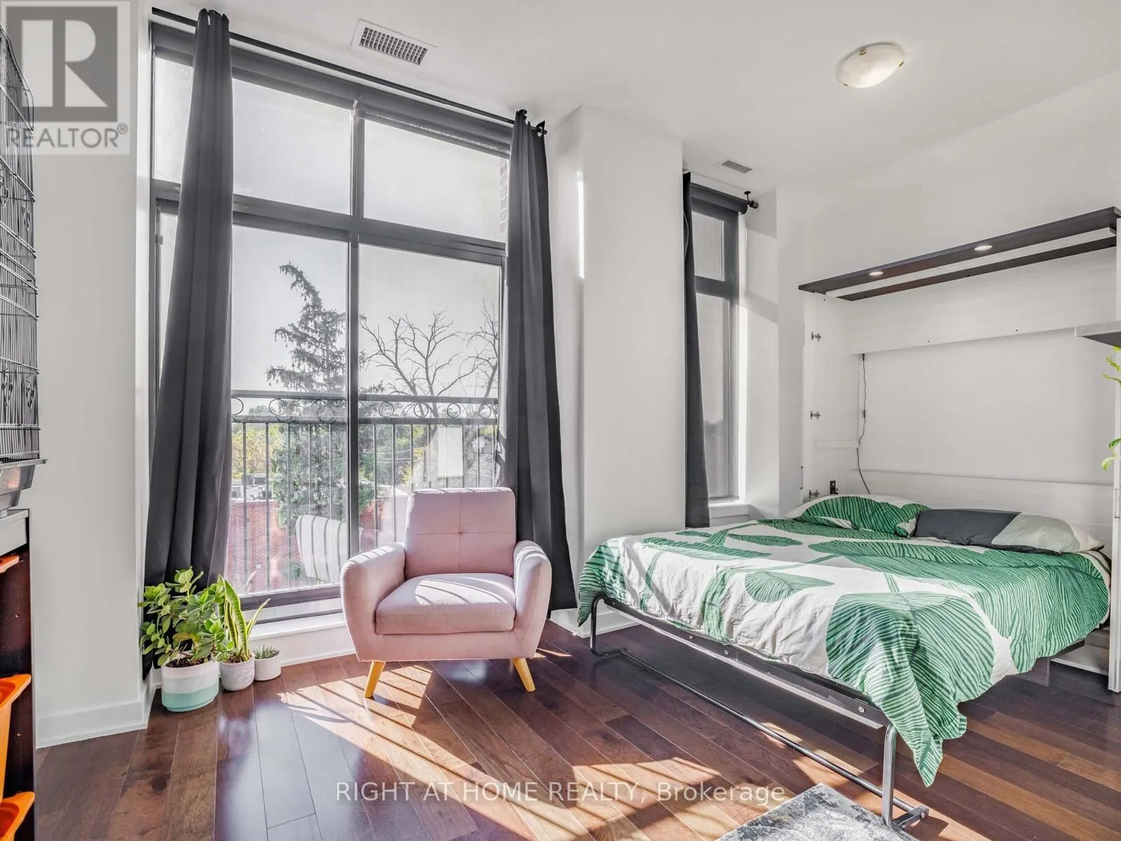 406 - 10376 YONGE STREET