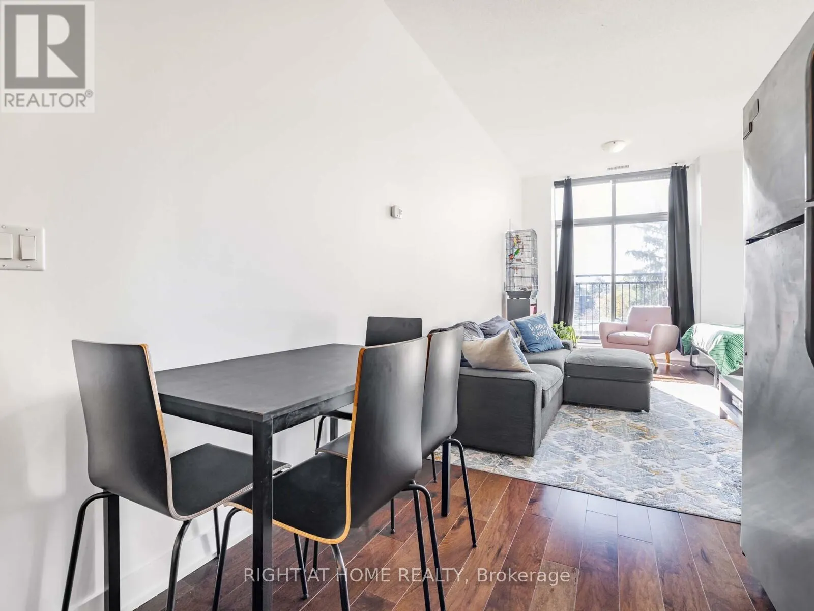 406 - 10376 YONGE STREET