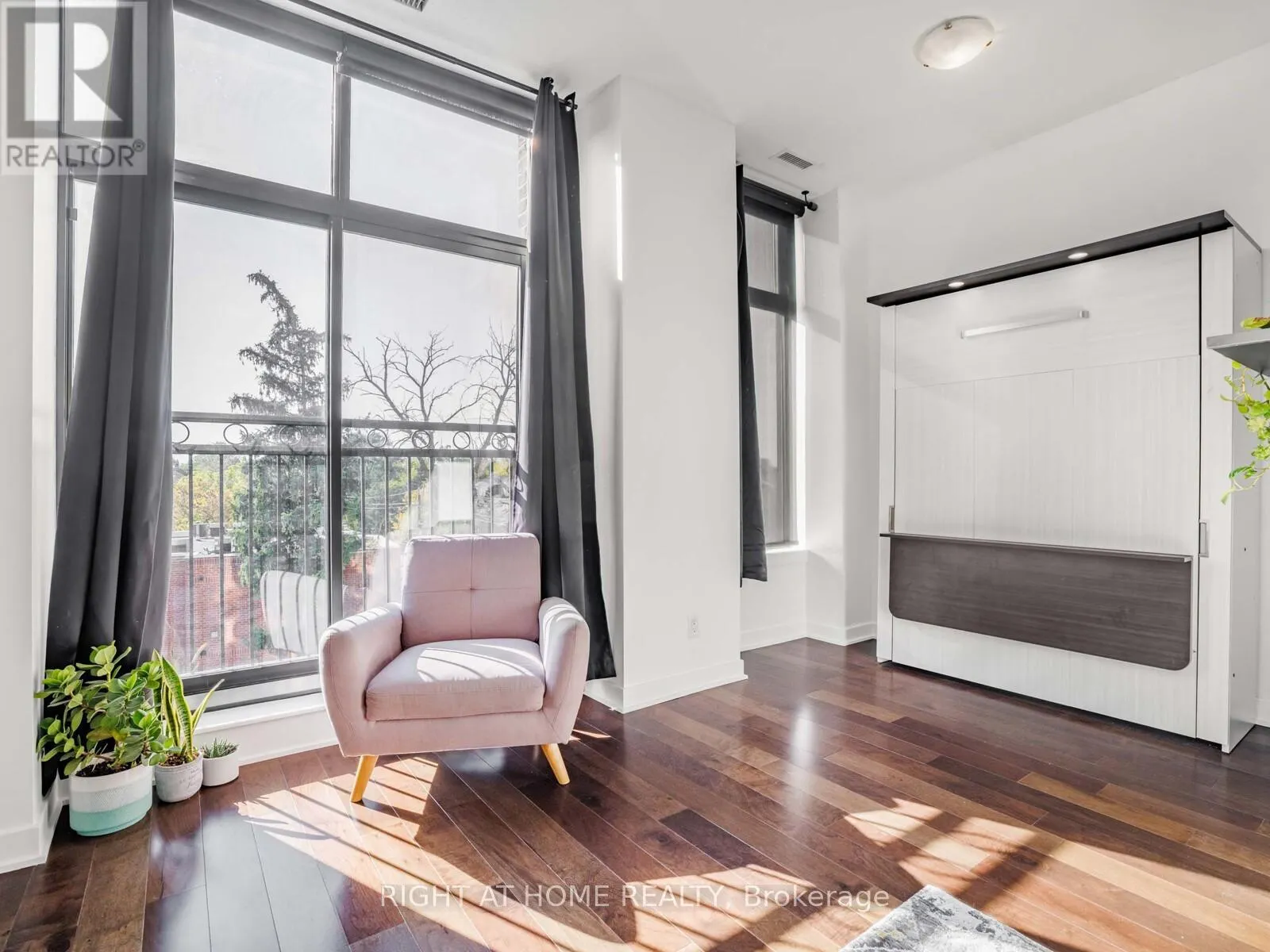 406 - 10376 YONGE STREET