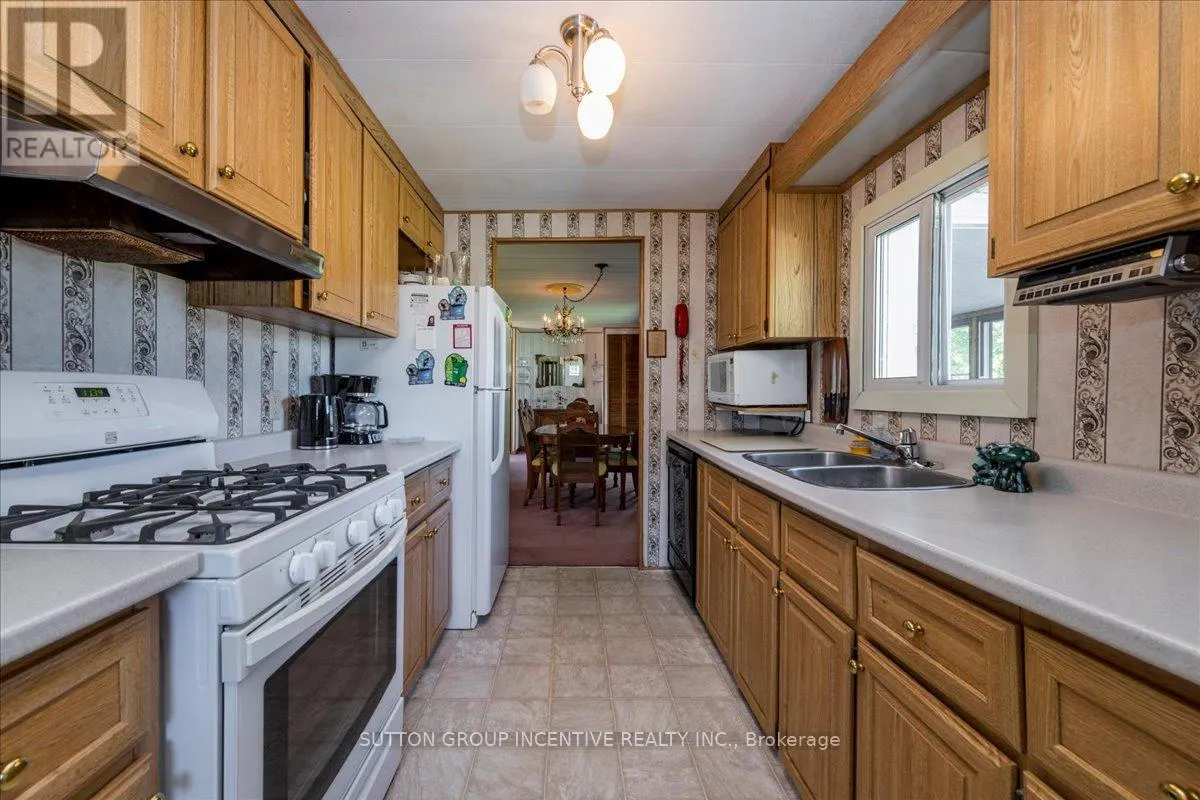 10 MIMOSA CRESCENT
