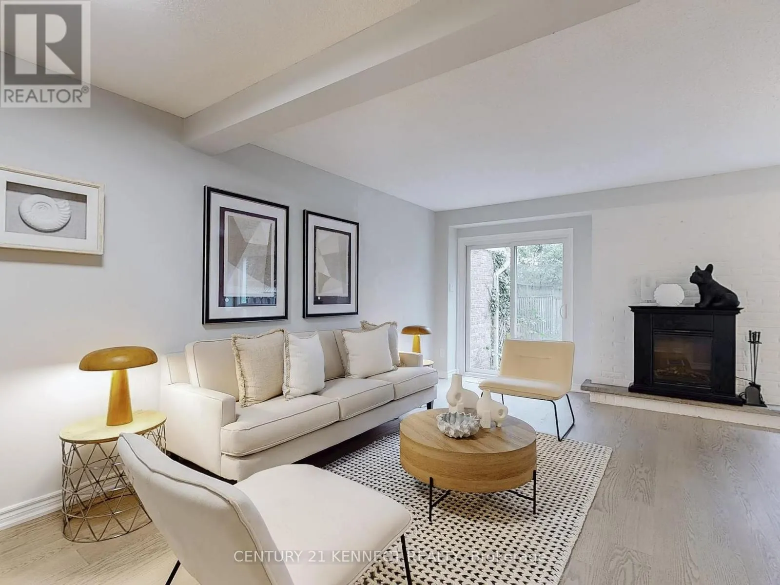 8 - 105 CARLTON ROAD
