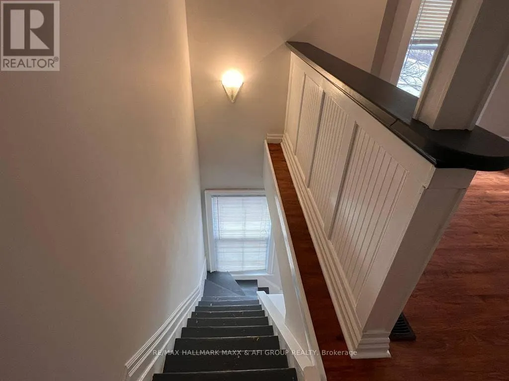 FRONT - 61 WELLINGTON STREET E