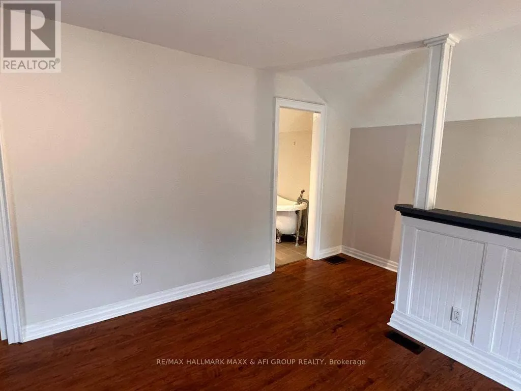 FRONT - 61 WELLINGTON STREET E