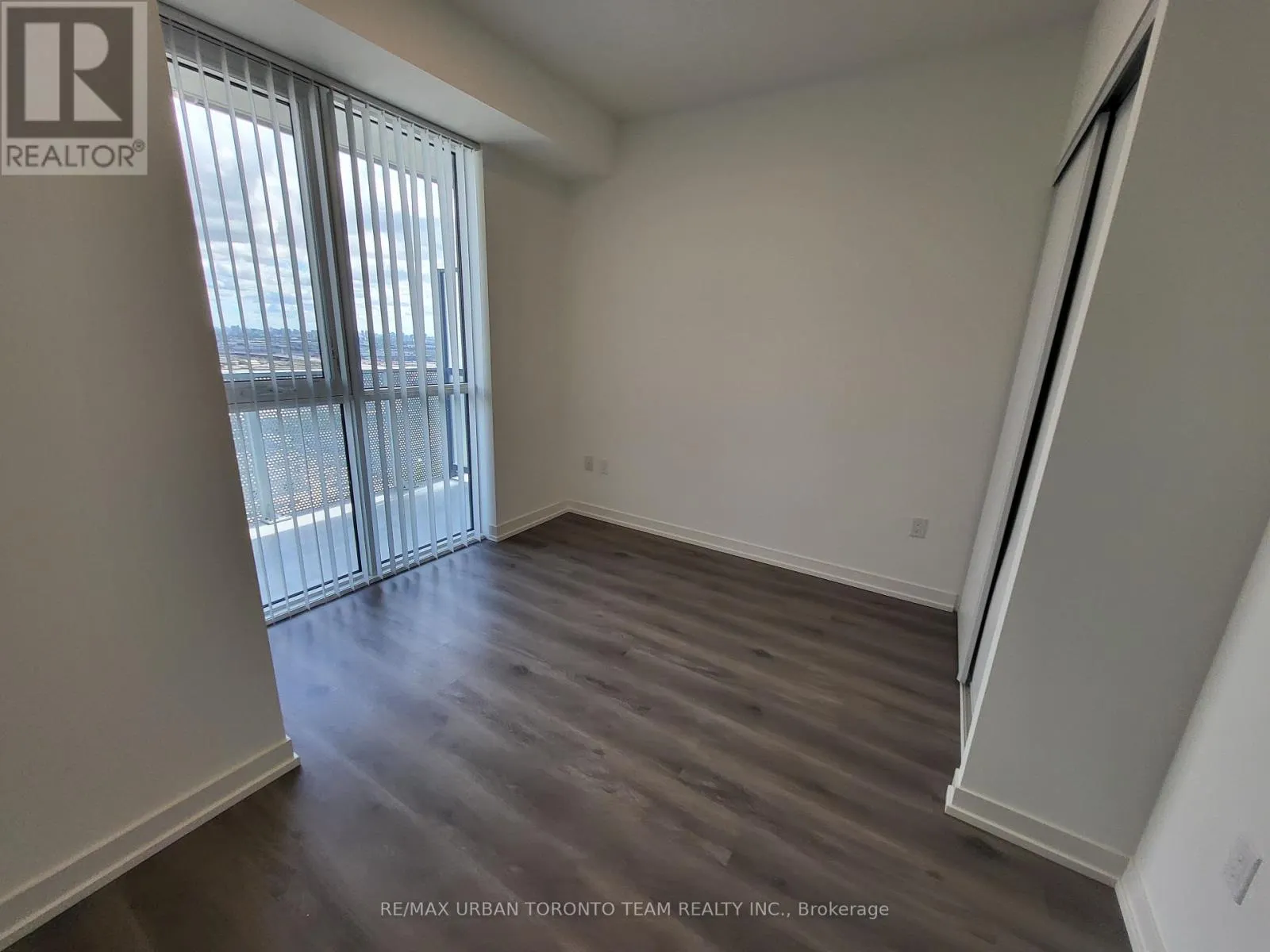 3907 - 28 INTERCHANGE WAY