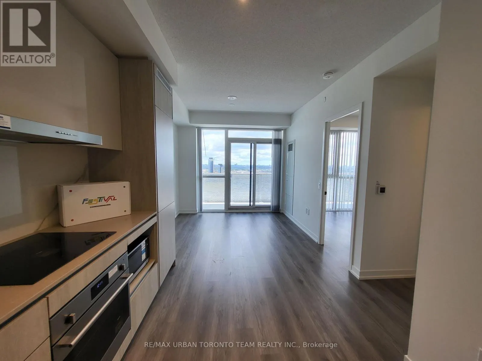 3907 - 28 INTERCHANGE WAY