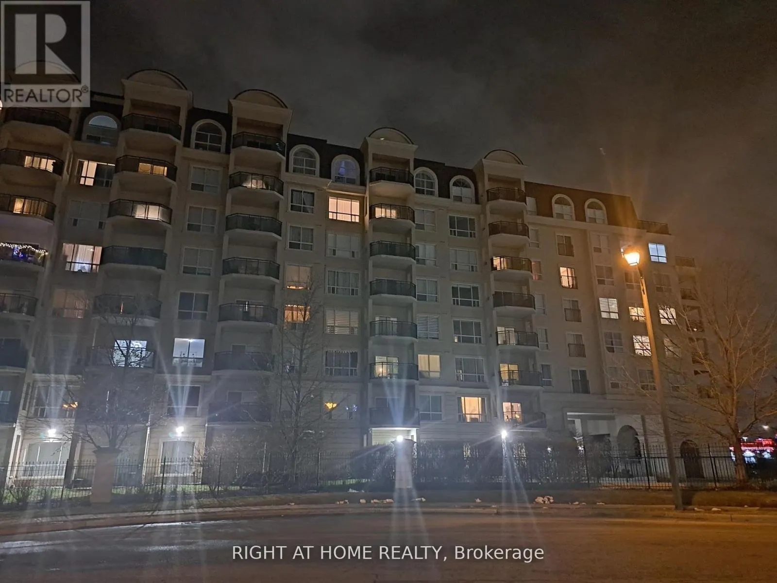 704 - 1 MAISON PARC COURT