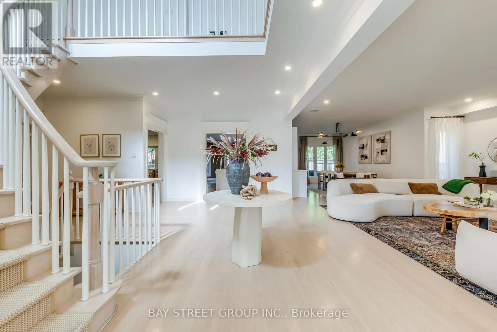 128 BEVERLEY GLEN BOULEVARD